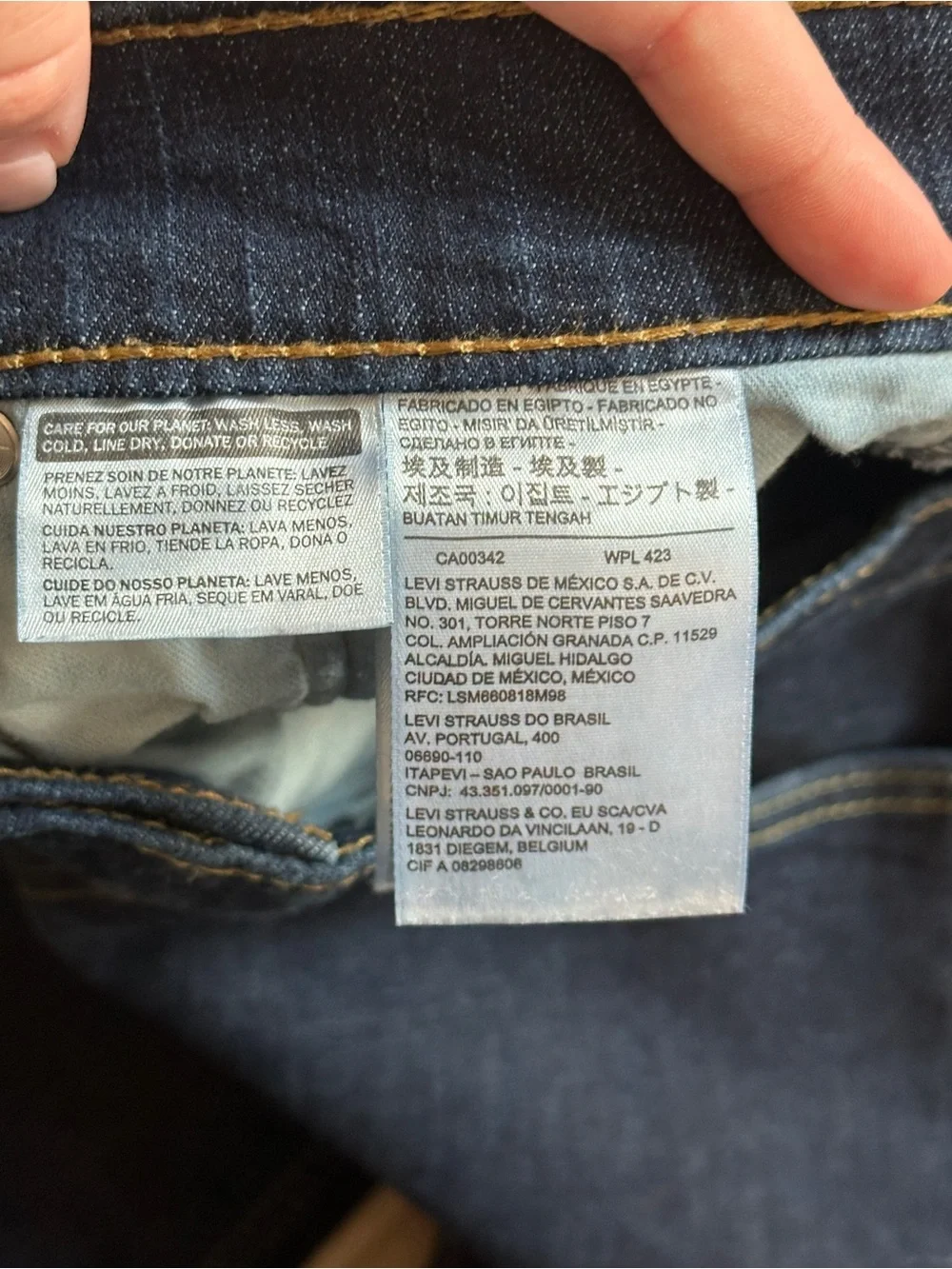 Levi’s 514 dark wash men’s jeans 38x30